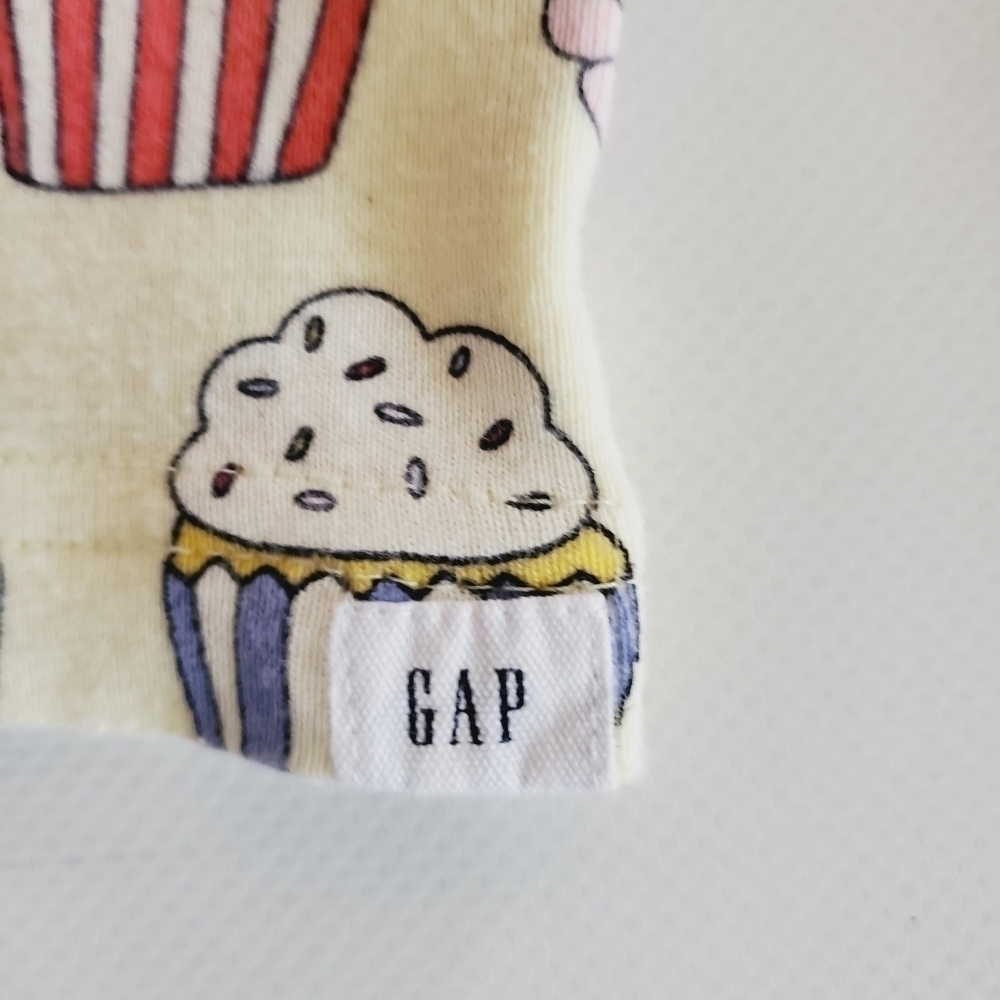 K1006 * Baby Gap Girls Cupcake Print Pajama Top & Bottom Yellow Size 6/12M - Picture 5 of 5